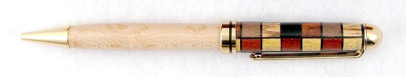 D018 Designer Maple Wooden Pen with Personalized Desktop Holder