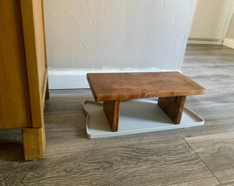 Cat or Small Dog Food Table