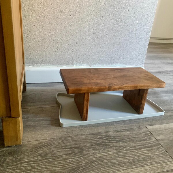 Cat or small dog food table