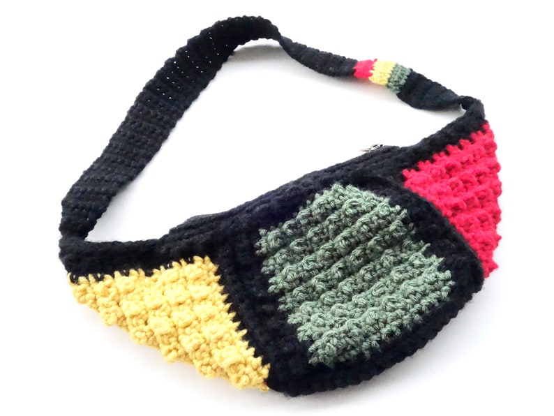 CROSSBODY Crocheted Rasta Crossbody with brass zipper Trendy Crocheted Small Purse image 7