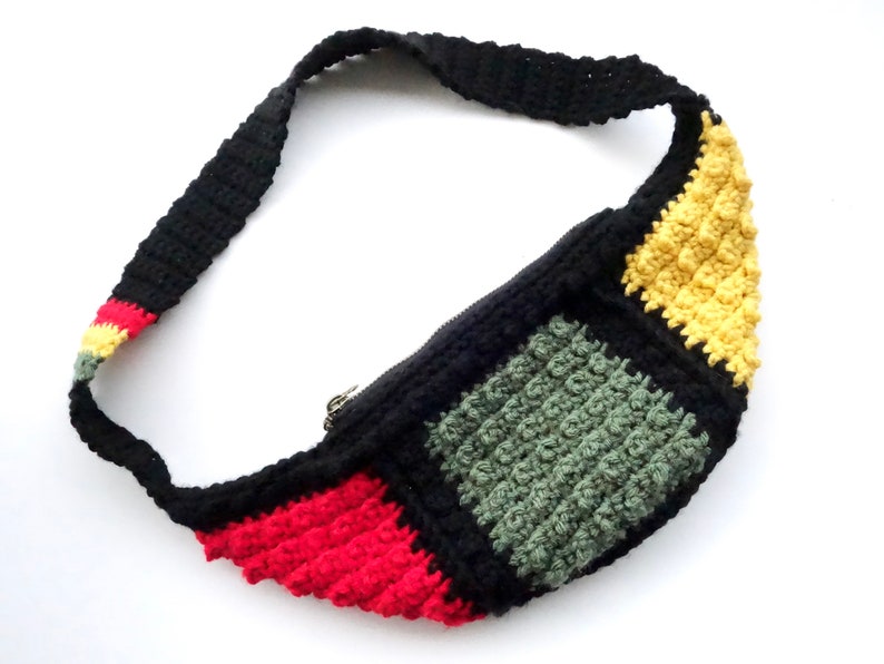 CROSSBODY Crocheted Rasta Crossbody with brass zipper Trendy Crocheted Small Purse image 3