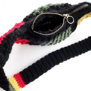 CROSSBODY Crocheted Rasta Crossbody with brass zipper Trendy Crocheted Small Purse image 5