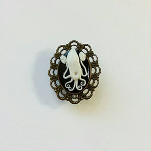 Small Squid Cameo Brooch