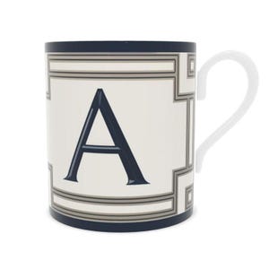 Elegante Monogramm Tasse aus Fine Bone China - Buchstabe A Kaffeetasse