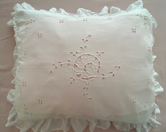 Feather-soft Vintage Embroidered Boudoir Cotton Pillowcase
