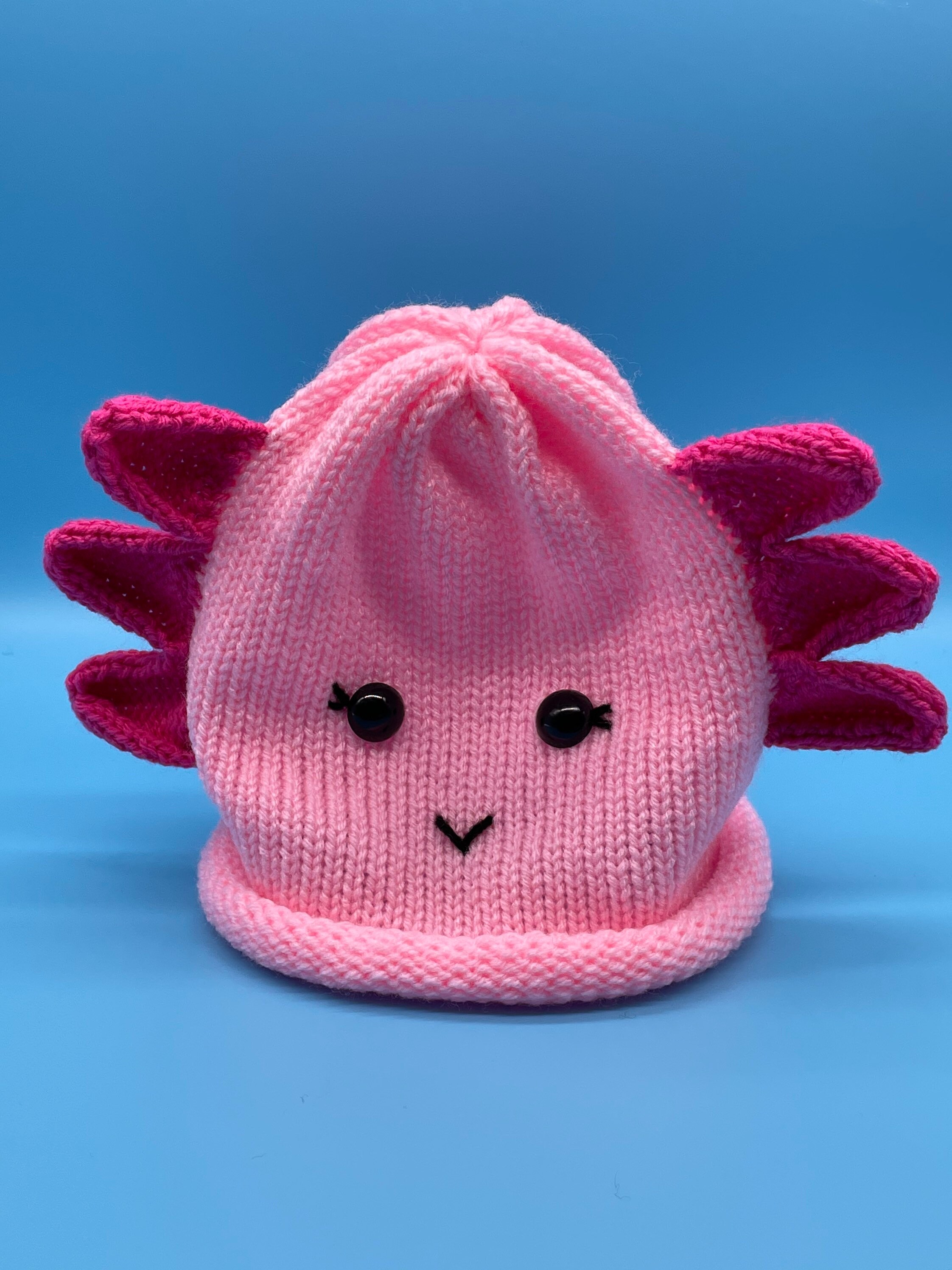 Tiny FoOd. Tiny hat. Tiny FoOd-hat. : r/axolotls