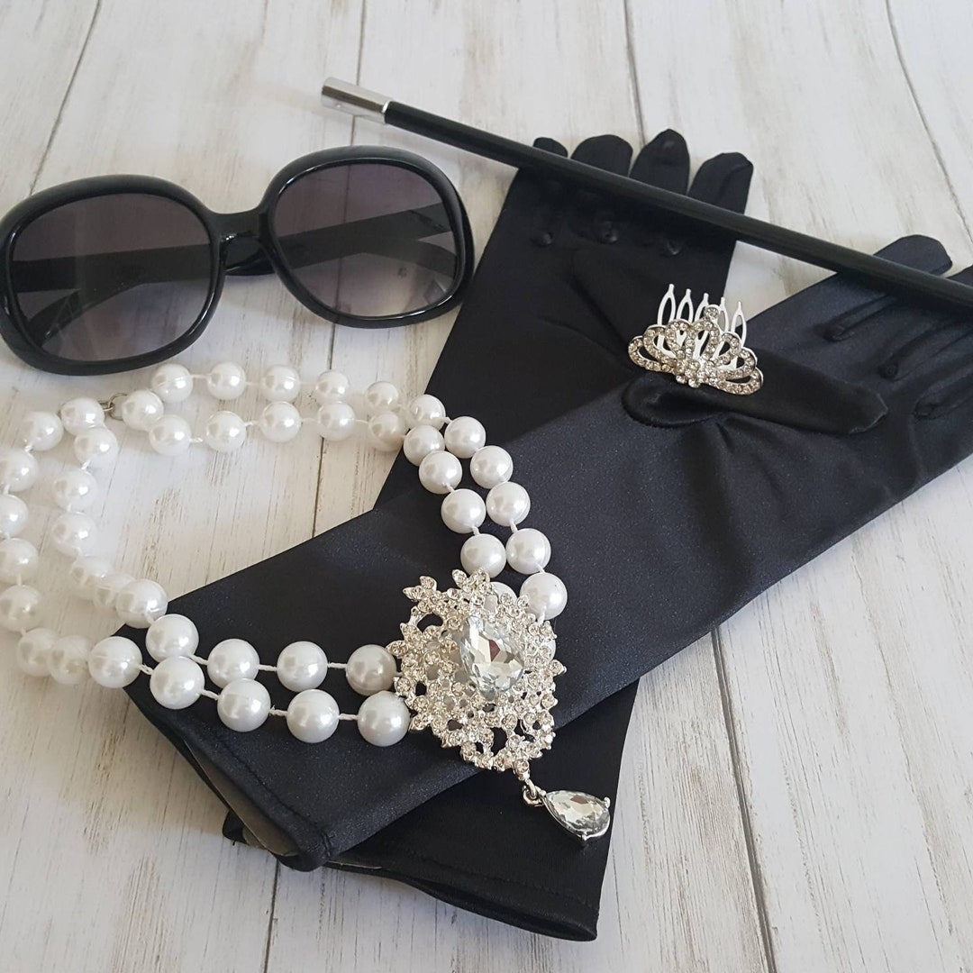 ☆【VINTAGE HOLLYWOOD】☆Star Gemstone n Pearl Necklac.e☆ Mid 20th Century Marvella Double Strand Faux Pearl Necklace