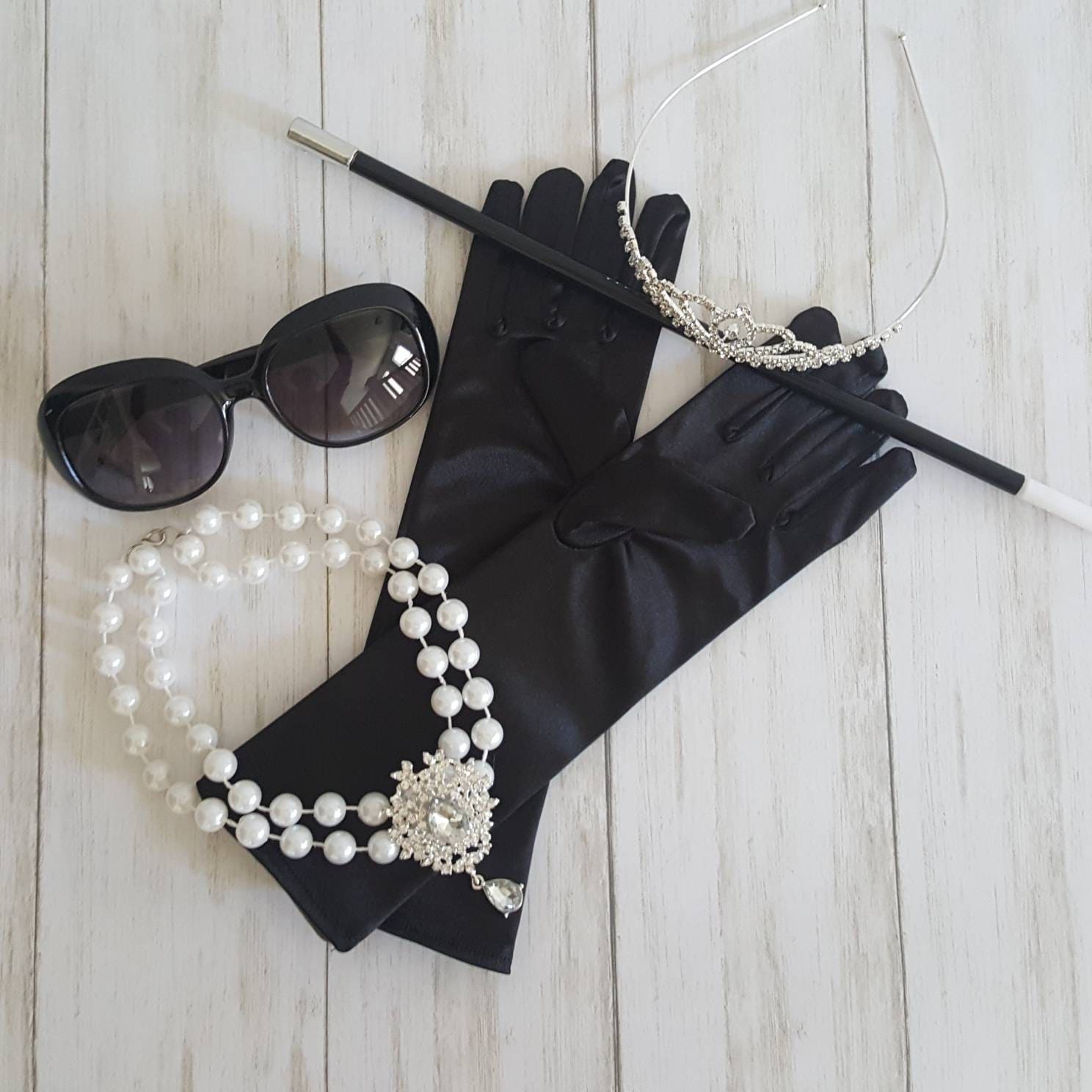 Holly golightly shop necklace