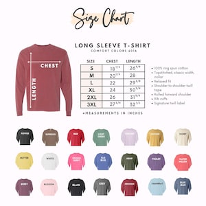 Puede incluir: Tabla de tallas para una camiseta de manga larga, con medidas en pulgadas. La tabla incluye tallas de la S a la 3XL, medidas de pecho y largo, y opciones de color como pimienta, rojo y azul vaquero. La camiseta est&aacute; hecha de 100% algod&oacute;n hilado en anillo.