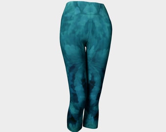 Turquoise Capri Yoga Leggings/Yoga Wear/Festival Clothes/Free Shipping Canada/Eco Friendly/Made In Canada/Activewear/Athletic Clothes