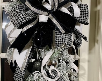 Luxurious Black and White Christmas wreath, Winter Front door, Holiday Decor, Black and white swag, Christmas front door, Glam Christmas, XL
