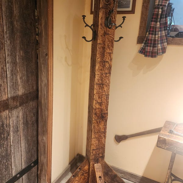 Rustic Farmhouse Coat Stand: Cozy entryway Coat Rack