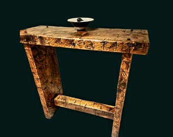 Consola rústica. Mesa de sofá de entrada tallada a mano.