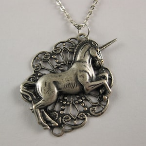 Unicorn Vintage Magical Stunning Filigree Pendant Necklace 24&quot; vintage silver tone chain