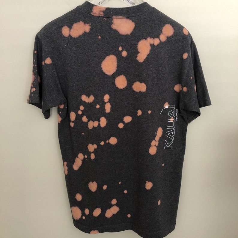 Medium Kauai Hawaii Unisex Upcycled Bleached Distressed /& Cut Camo Graphic T-Shirt