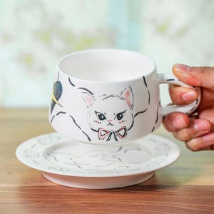 Set tazza e piattino in ceramica con gatto e pecora, linea artistica, pittura, animale carino, minimalista, tazza da caffè espresso con contorno, stile cartone animato, divertente regalo per bambini
