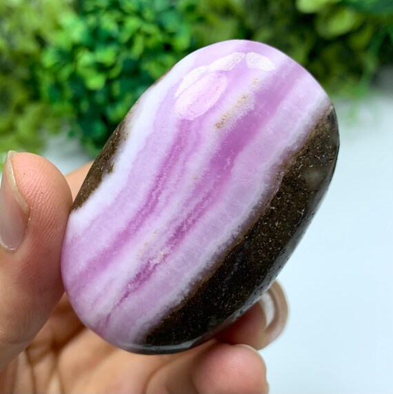 76g 美しい品質のピンクアラゴナイトパームストーン、ピンク