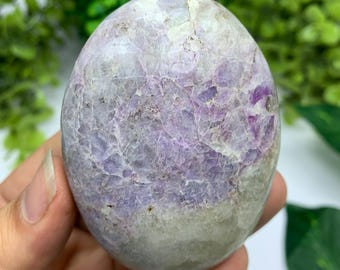 166g Beautiful UV Reactive Hackmanite Palm Stone, Hackmanite Palmstone, Purple Hackmanite Palm Stone, Hackamnite Palm Stones, Hackmanite