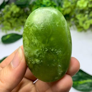 Piedra de palma de jade transparente de la mejor calidad de 80 g, piedra de palma de jade Shah Maqsood, piedra de palma de jade verde, piedra de palma de jade, piedra de palma de jade verde