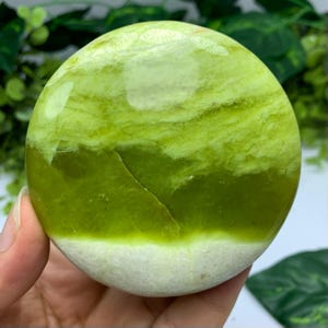 Piedra de palma redonda de jade transparente de la mejor calidad (240 g), piedra de palma de jade Shah Maqsood, piedra de palma de jade verde, piedra de palma de jade, palma de jade verde