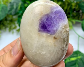 130g Beautiful UV Reactive Hackmanite Palm Stone, Hackmanite Palmstone, Purple Hackmanite Palm Stone, Hackamnite Palm Stones, Hackmanite
