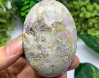 136g Beautiful UV Reactive Hackmanite Palm Stone, Hackmanite Palmstone, Purple Hackmanite Palm Stone, Hackamnite Palm Stones, Hackmanite