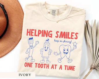 Retro Dentist Shirt Funny Pediatric Dentist Tee Cute Tooth Graphic T-Shirt Dental Assistant Vintage Shirt Helping Smiles Apparel School Gift