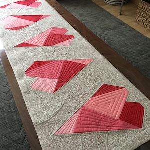 Heart to Heart Valentine&#39;s Table Runner Pattern PDF