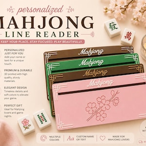 Puede incluir: Una pila de lectores de línea Mahjong personalizados en rosa, verde y marrón, con la palabra "Mahjong" en escritura blanca. El lector rosa presenta un diseño floral. La imagen también incluye fichas de Mahjong y el texto "Keep your place. Stay focused. Play beautifully."