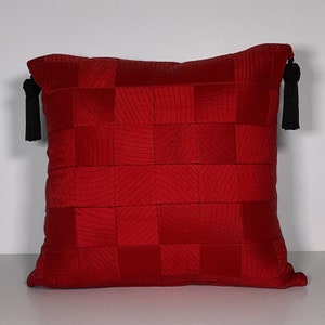 Red Silk Chinese Lantern Pillow, 16&quot;x16&quot;, Includes Pillow Form
