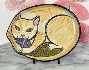 Cozy Cat Moments: Handmade Stoneware Plate w/a Naughty Ginger Cat caught w/a yarn ball in their mouth