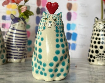 Small Blue Cat Vase - Graduated Dots with grumpy face cat - small hole for single stem incl heart - handmade - cat lover gift  - Cat A