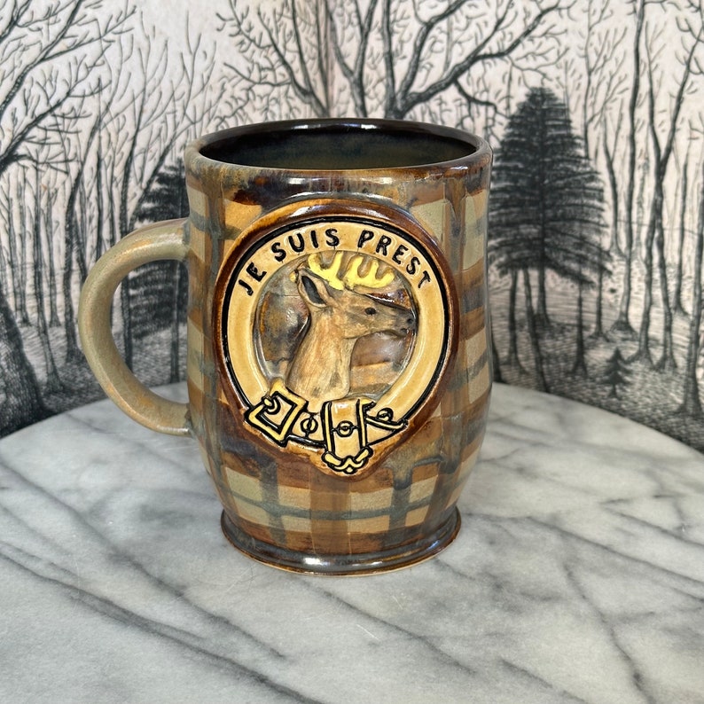 Hand made stoneware ceramic mug for Outlander fan - Plaid Tartan glaze design with Fraser clan motto Je Suis Prest. Red Deer Stag Sassenach Dinna Fash