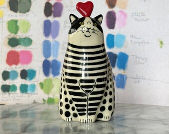 Black & White Striped and Dotted Cat Vase - Graduated Dots - small hole for single slim stem incl heart - handmade - cat lover gift  - Cat D