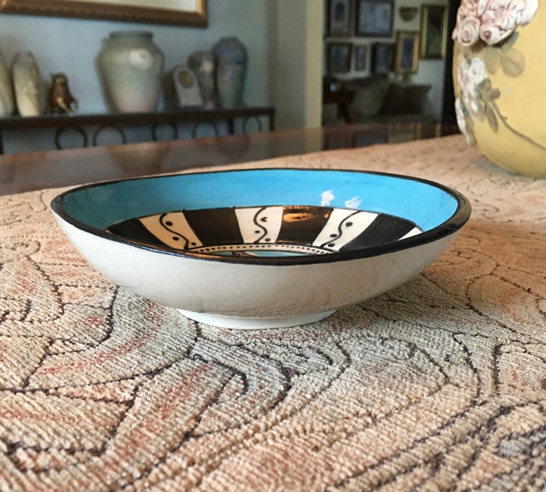 cat lady gift Ceramic Bowl Handmade Cat Ceramic Dish cat lover blue and black border Gray and black tabby cat portrait