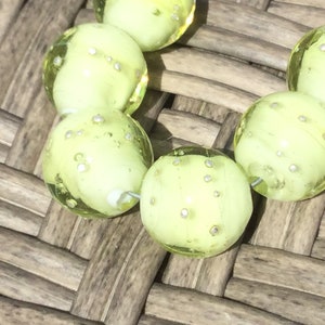 Pale Green/Pure Silver Handmade Glass Lampwork Beads, focal filler art bead 11mm round 画像 3