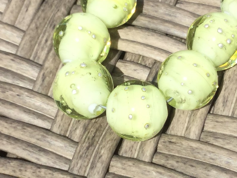 Pale Green/Pure Silver Handmade Glass Lampwork Beads, focal filler art bead 11mm round 画像 3