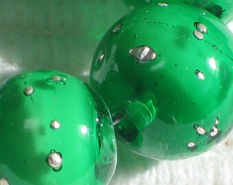 Green/Pure Silver Handmade Glass Lampwork Beads, focal filler art bead 11mm round