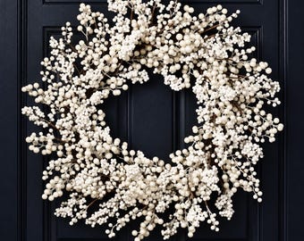 Corona navideña de perlas blancas de invierno, impermeable, para puerta principal, 60 o 70 cm (24 o 28 pulgadas), decoración navideña para interiores y exteriores.