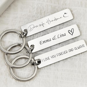Personalisierter Schlüsselanhänger, Name Bar Schlüsselanhänger, Bar Geschenk für Mama, Gravur Geschenk für Männer, Freund Schlüsselanhänger Geschenk, Edelstahl Schlüsselanhänger