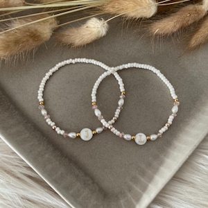 Personalisiertes Perlenarmband mit Süßwasserperlen| Freundschaftsarmband| Mädchenarmband| Buchstabenarmband| Baby Shooting Armband