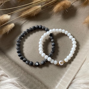 Personalisiertes Partner-Armband Set matt weiß/grau meliert | Couple Armbänder | Freundschaftsarmband | Geschenkidee