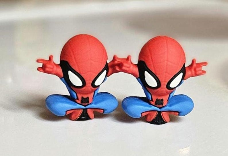 Spiderman sitting Schrader Valve Caps, Cycle Enthusiasts, Pair bild 3