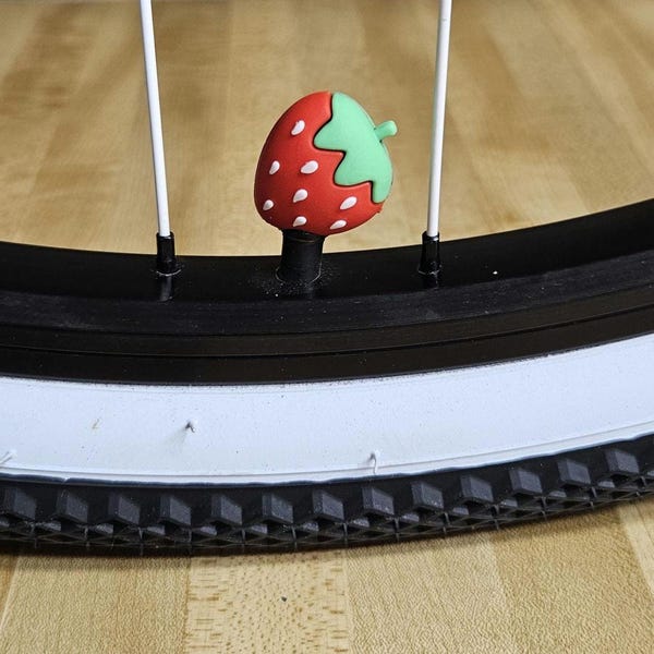 Tapones de válvula Schrader con diseño de fresas rojas jugosas, para entusiastas del ciclismo, par