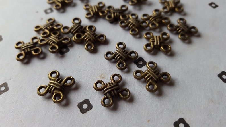 80pcs Antiqued Bronze Knot link connector