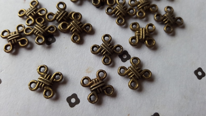 80pcs Antiqued Bronze Knot link connector