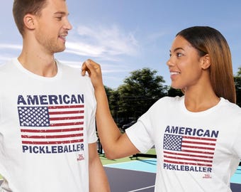 Divertente maglietta da pickleball – Design ispirato al pickleball americano, regalo perfetto per gli appassionati di pickleball.