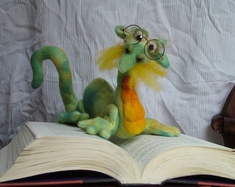 Maned Bookwyrm Pattern, PDF