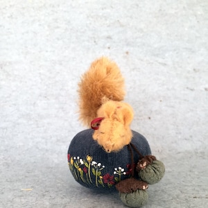 Snoozy Little Squirrel Pincushion, PDF downloadable sewing pattern, sew by hand and machine image 2