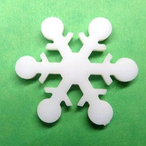 Snowflake Large White Precut COE 96 Glass Shape, Size  2 1/2 inch